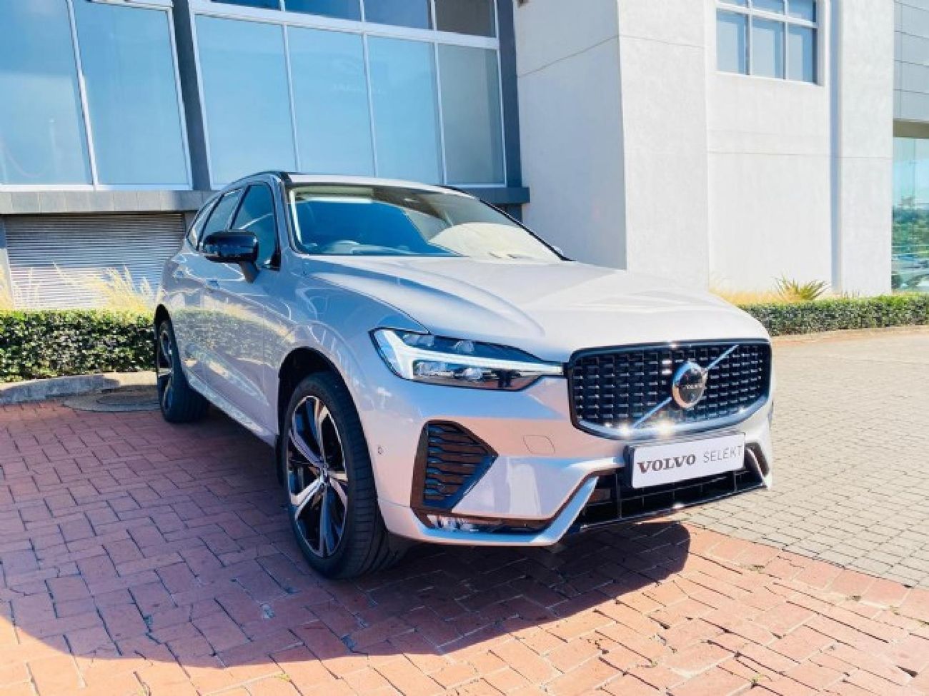 2024 Volvo XC60 B5 R-Design Geartronic AWD