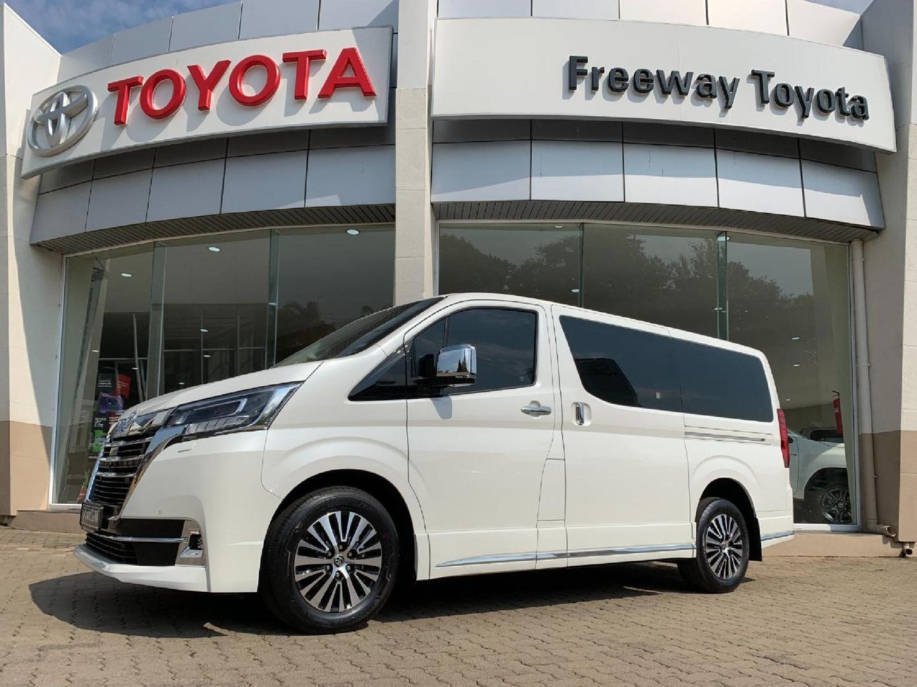 2024 Toyota Quantum 2.8 VX 9-seat