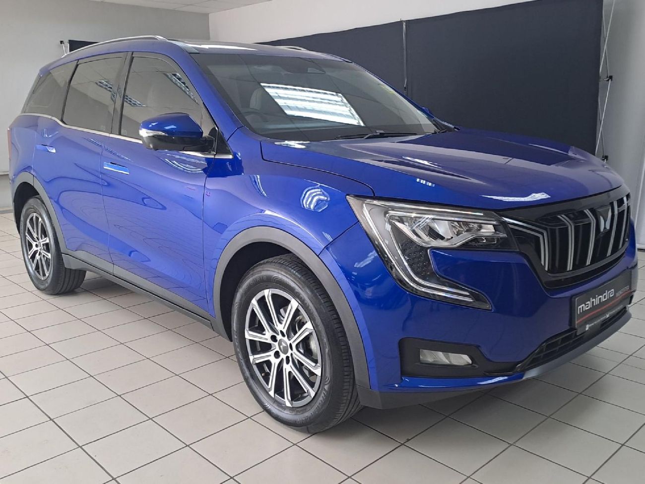 2023 Mahindra XUV 700 2.0 AX7L Auto 7-Seat