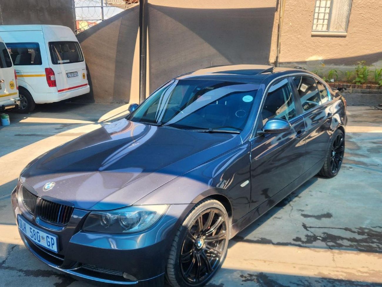 2005 BMW 3 Series 330i