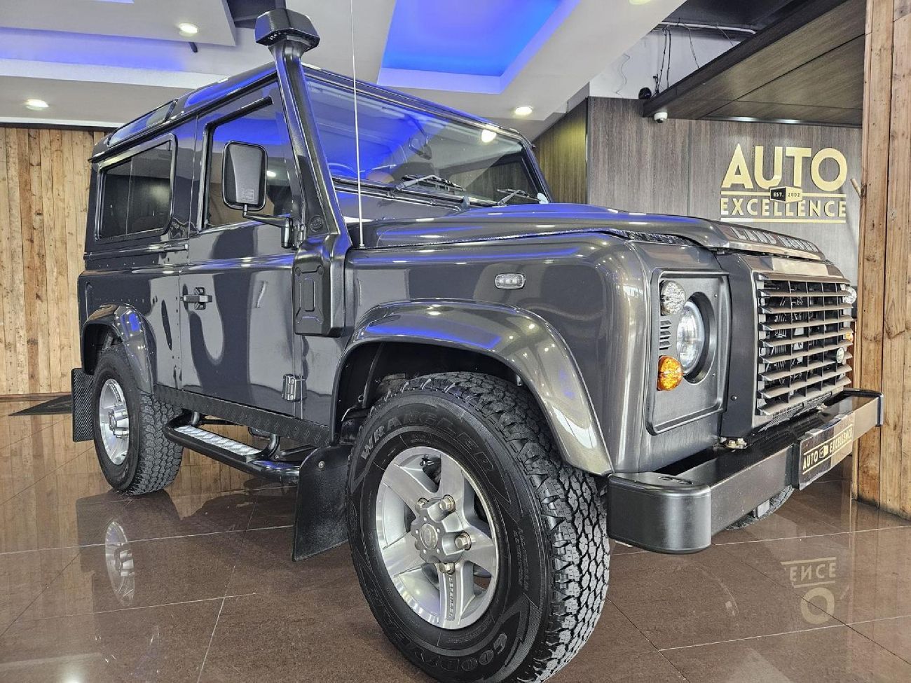 2015 Land Rover Defender 90 2.2D Station Wagon Melvill & Moon Edition