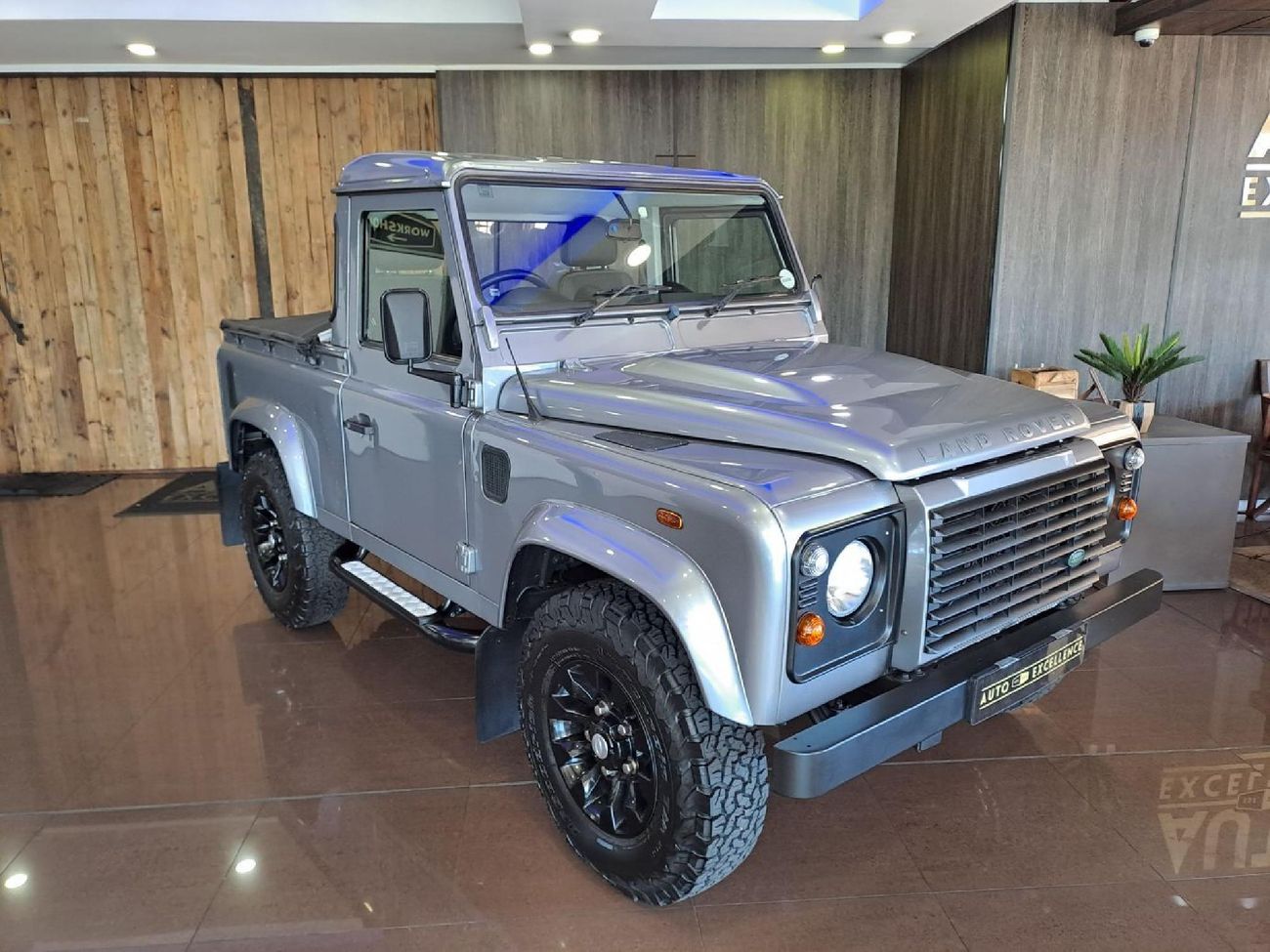 2012 Land Rover Defender 90 2.2D LE Single-Cab