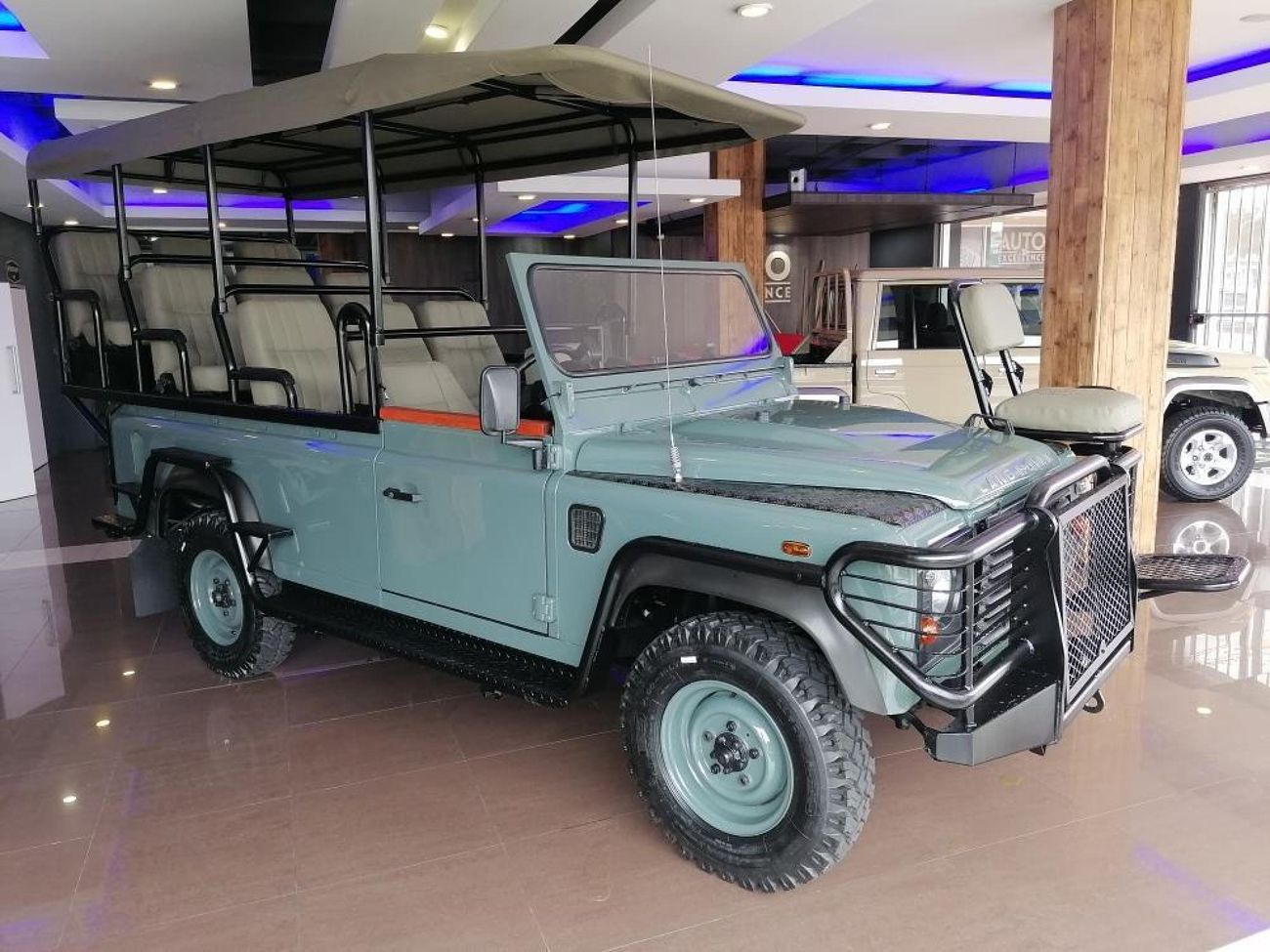 2013 Land Rover Defender 110 Safari Game Viewer