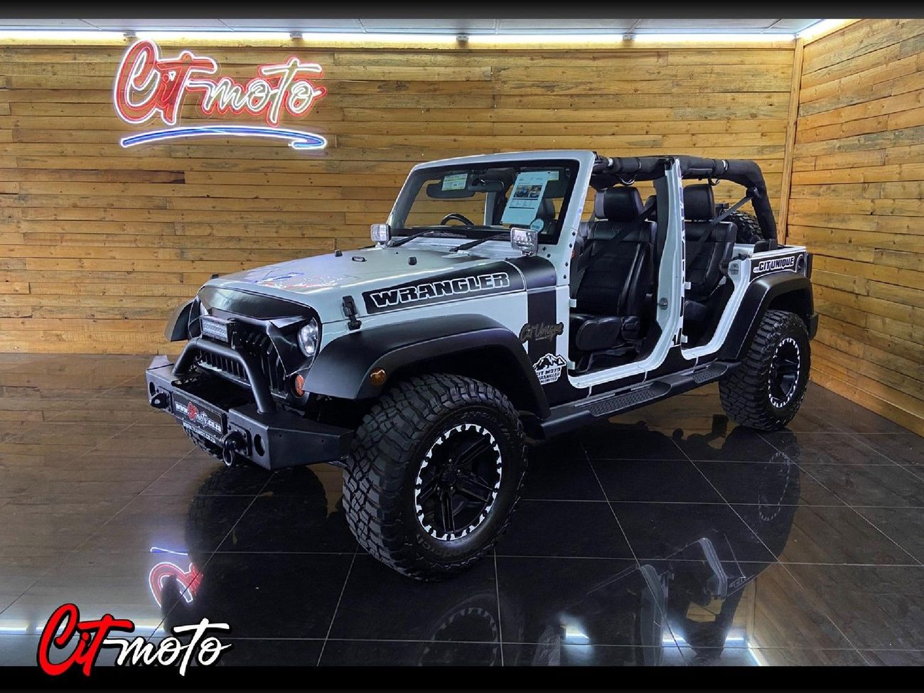 2011 Jeep Wrangler Unlimited 3.8 Sahara Auto