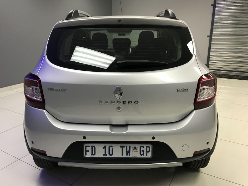 Used Renault Sandero 900T Stepway for sale in Gauteng ...