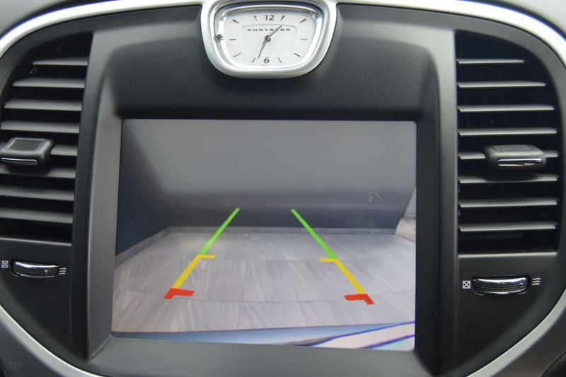 Used Chrysler 300c 3 0 Crd Lux A T For Sale In Gauteng