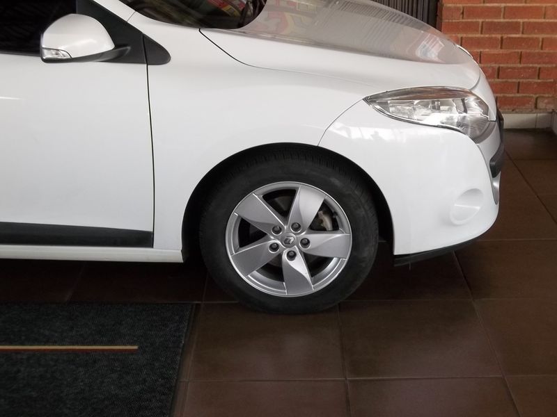 Used Renault Megane Iii 1.6 Dynamique Coupe for sale in ...