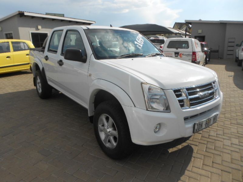 Used Isuzu Kb Series 250 D Teq Le Double Cab Bakkie For