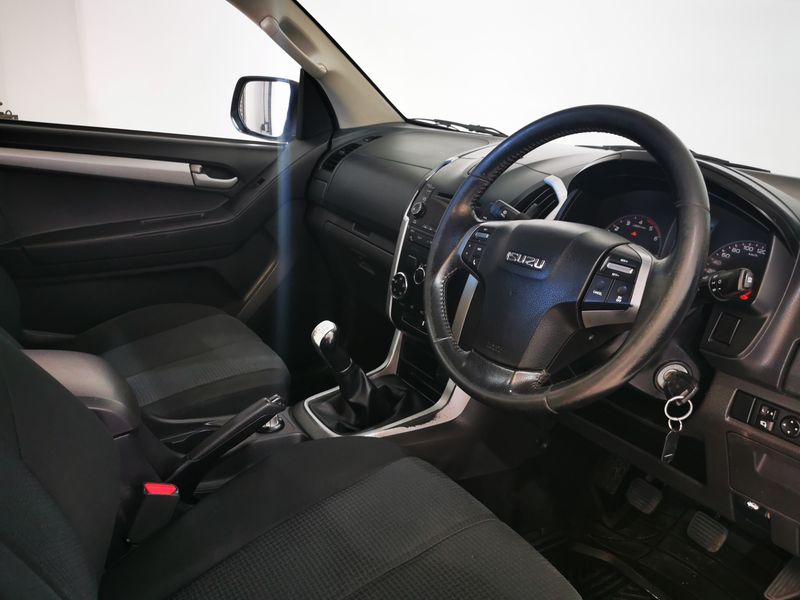 Used Isuzu Kb Series 300 D Teq Lx 4x4 Single Cab Bakkie