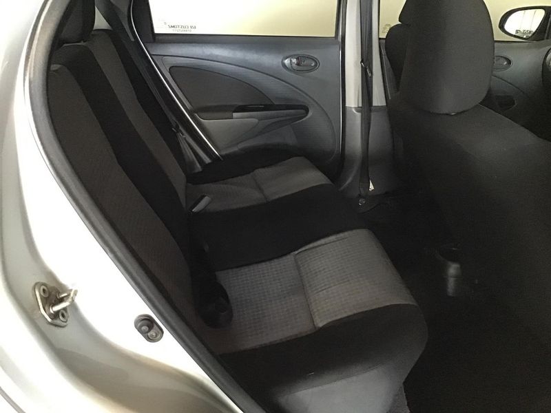 Used Toyota Etios 1 5 Xs 5dr For Sale In Kwazulu Natal