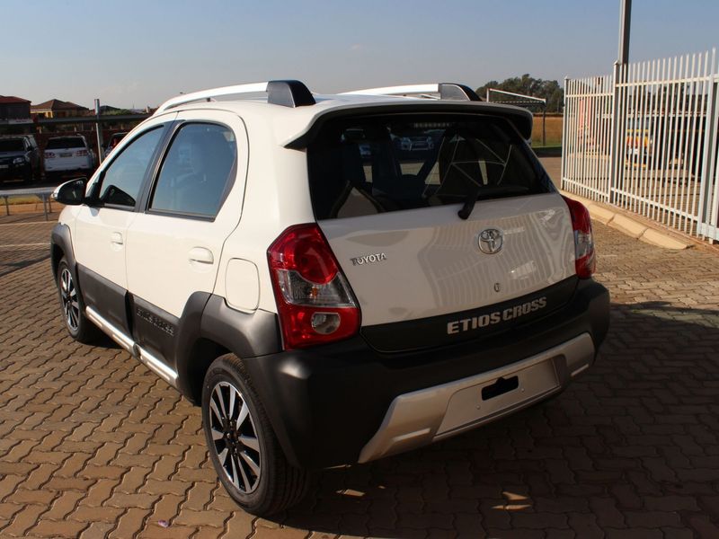 Used Toyota Etios Cross 1.5 Xs 5Dr for sale in Gauteng