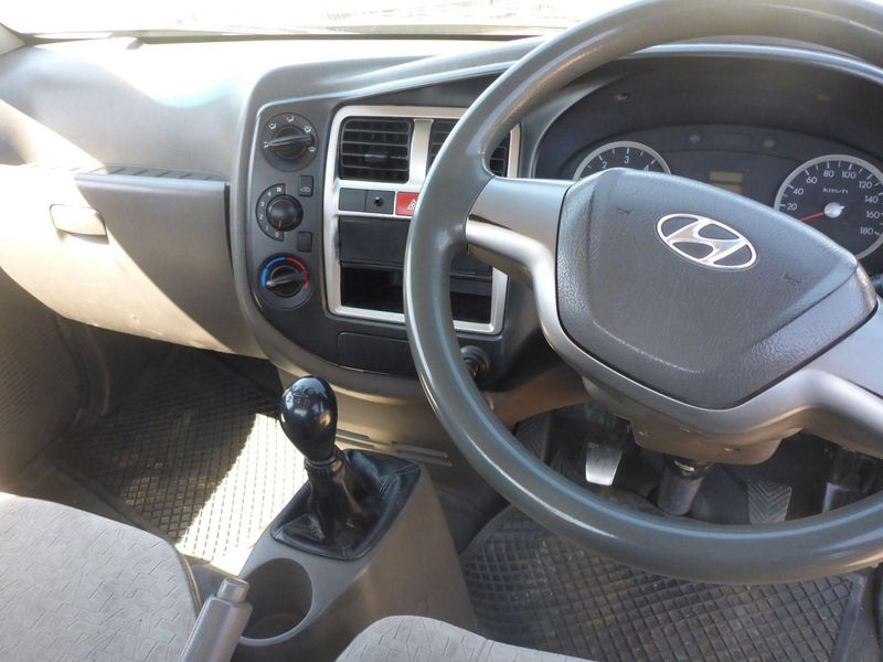 used hyundai h100 bakkie 2.6d f/c c/c for sale in gauteng