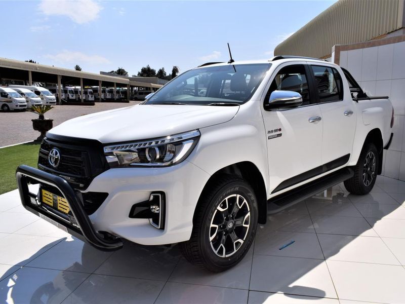 used-toyota-hilux-2-8-gd-6-rb-auto-raider-double-cab-bakkie-for-sale-in