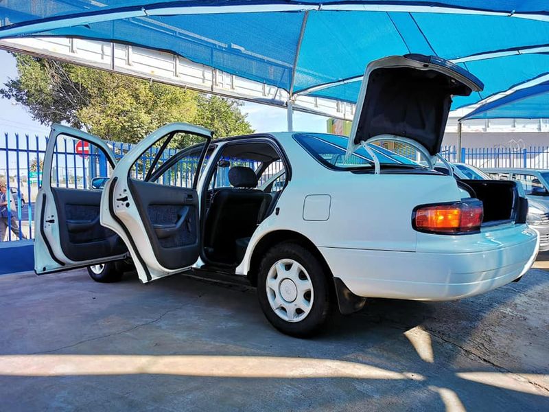 Toyota camry 200