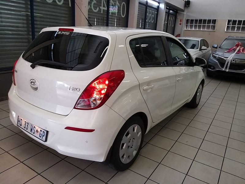 Used Hyundai i20 standard bank repo, full house, for sale in Gauteng