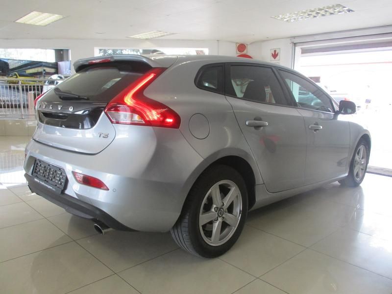 Used Volvo V40 T3 for sale in North West Province