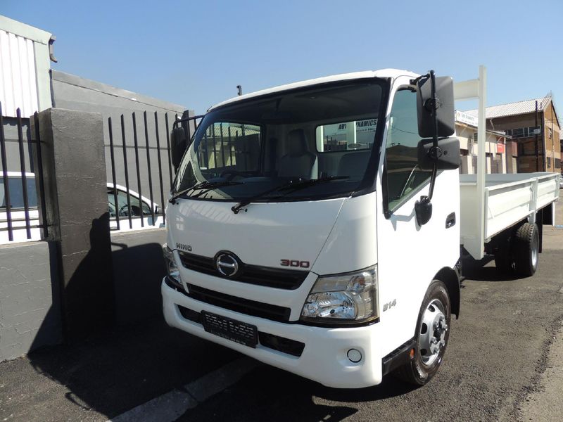 Toyota dyna hino