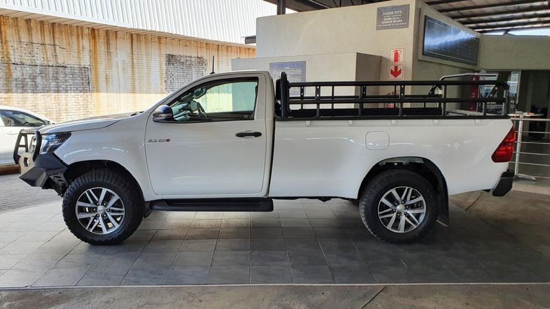 Used Toyota Hilux 2.4 GD-6 SR 4x4 Single-Cab for sale in Limpopo - Cars ...