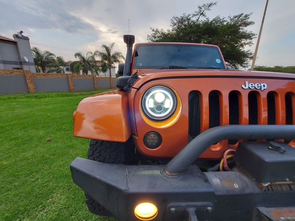 Used Jeep Wrangler 3.8 Unltd Sahara A/t for sale in North ...
