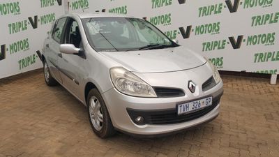 Triple V Motors 2006 Renault Clio Iii 1 6 Dynamique 5dr