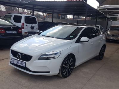 Used Volvo V40 T4 Momentum Auto For Sale In Gauteng Cars Co Za Id