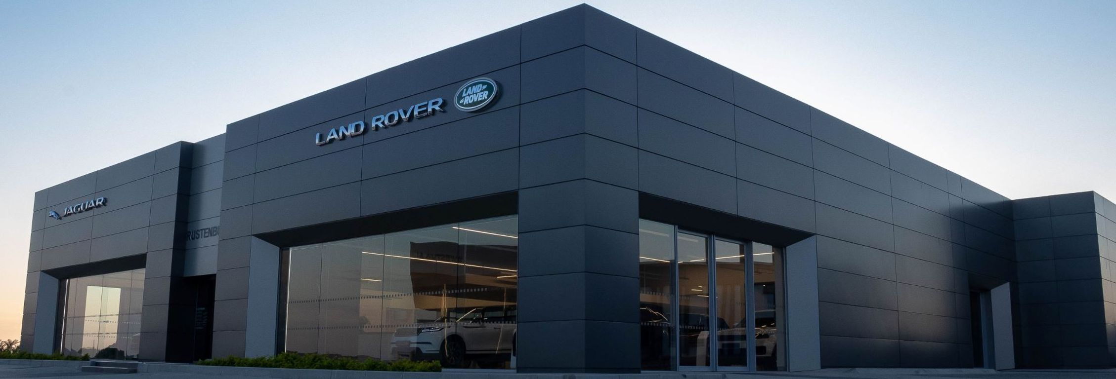 Leons Land Rover Rustenburg c/o Korokoro & Umlingo Waterfall East