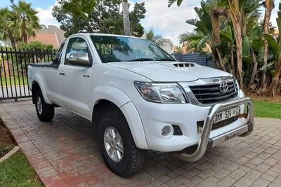 Used Toyota Hilux 3.0 D-4D Legend 45 Raised Body Single-Cab for sale in ...