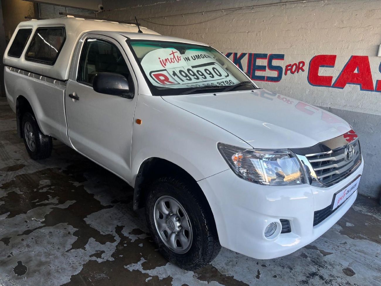 2012-Toyota-Hilux-25-D-4D-SRX-