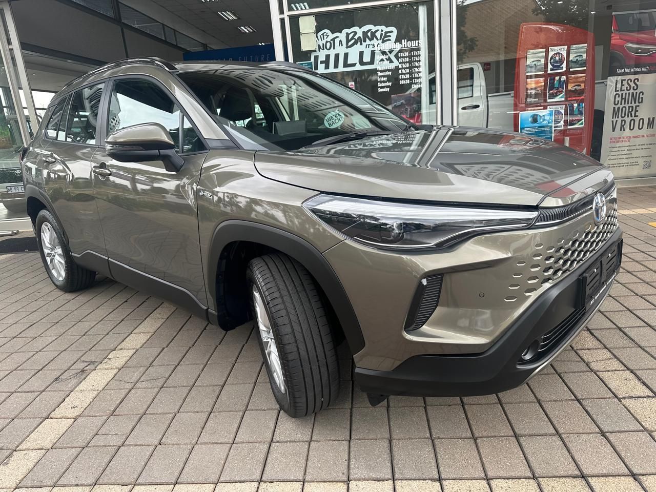2025-Toyota-Corolla-Cross-18-
