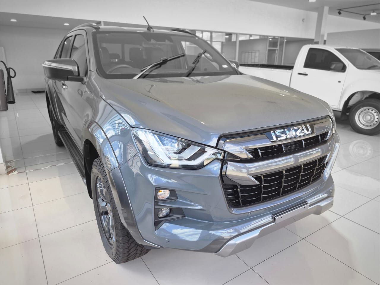 New Isuzu D-Max 3.0 DDI V-Cross HR 4x4 Auto Double-Cab for sale in
