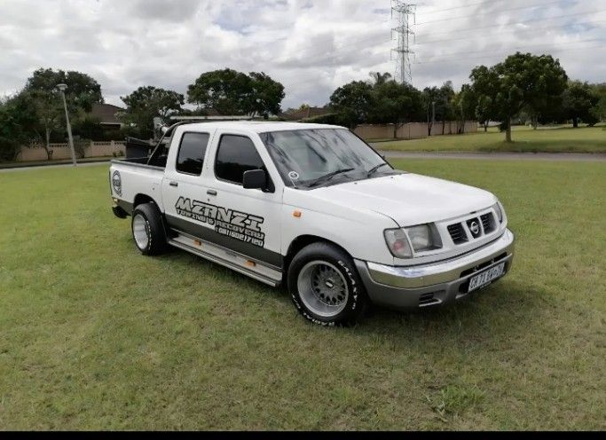 Used Nissan Hardbody 3.0i 4x4 SE Double-Cab for sale in Kwazulu