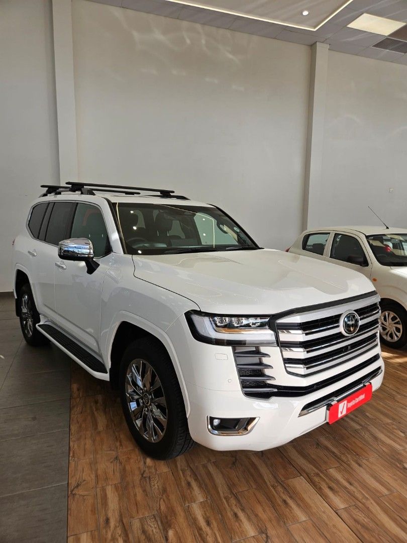 Used Toyota Land Cruiser 300 V6 3.3 D ZX for sale in Western Cape