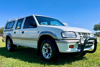 Used Isuzu KB 320 LX 4x2 Double-Cab for sale in Gauteng - Cars.co.za ...