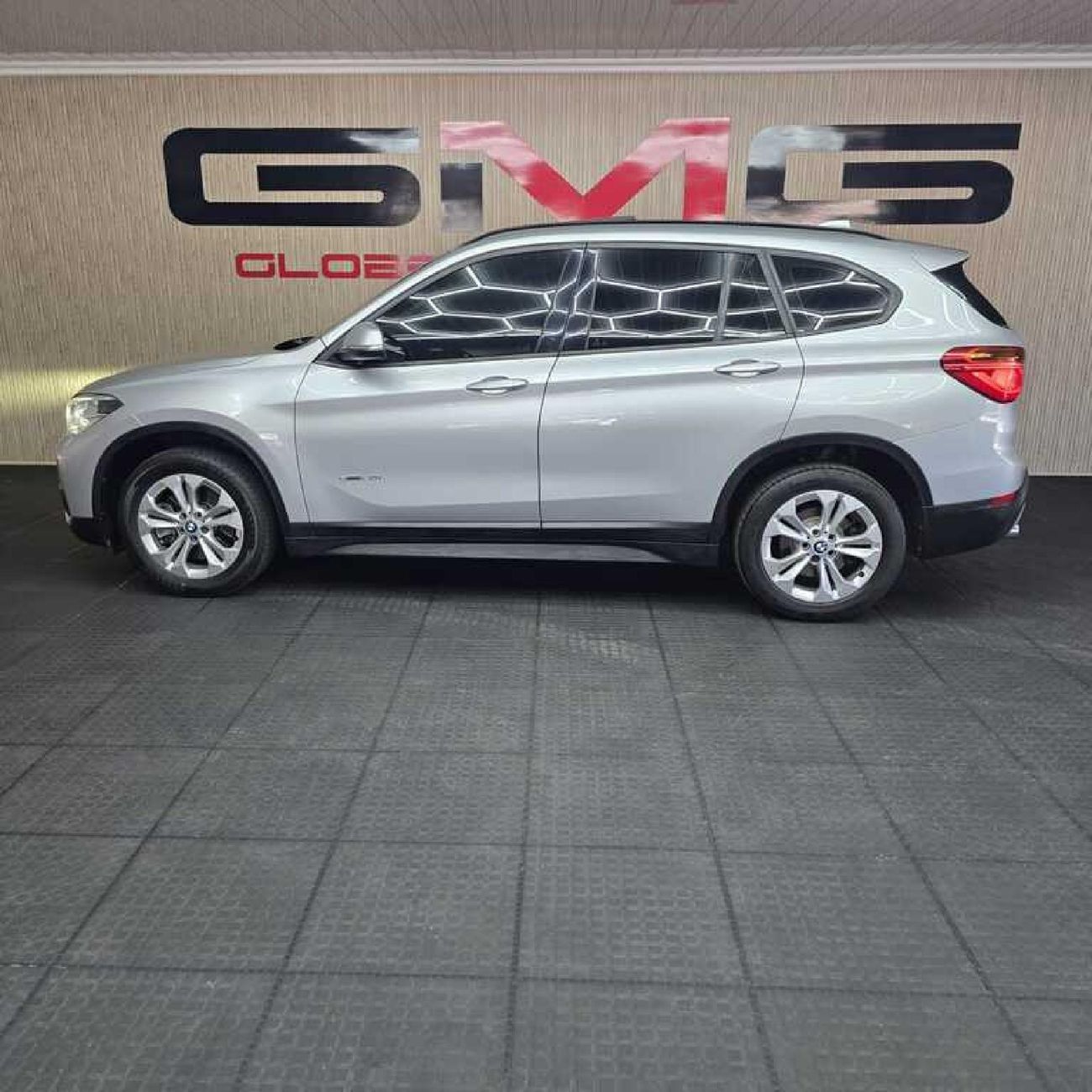 Car listing image