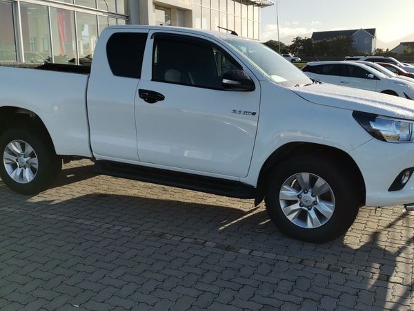 Used Toyota Hilux 24 Gd 6 Rb Srx Extended Cab Bakkie For Sale In