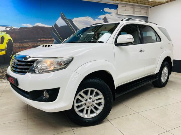 Used Toyota Fortuner 2.5 D-4D Raised Body for sale in Gauteng - Cars.co ...