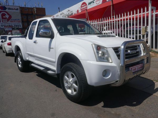 Used Isuzu KB 300D-Teq Extended cab 4x4 LX for sale in Gauteng - Cars ...