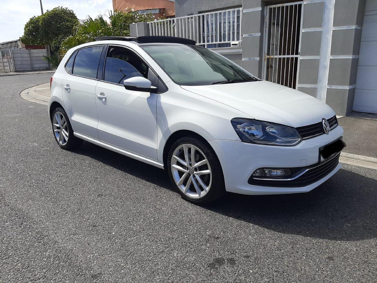 polo tsi 2015 with sunroof