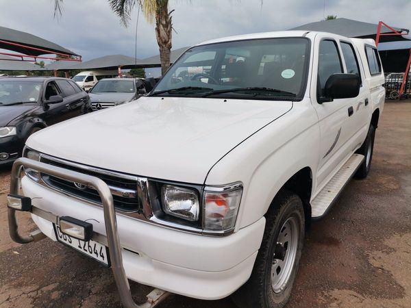 Used Toyota Hilux 2000 Sr Double Cab For Sale In Gauteng Za