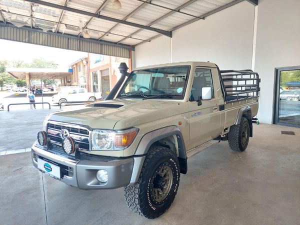 Used Toyota Land Cruiser 70 4.5 D Single-Cab for sale in Gauteng - Cars ...