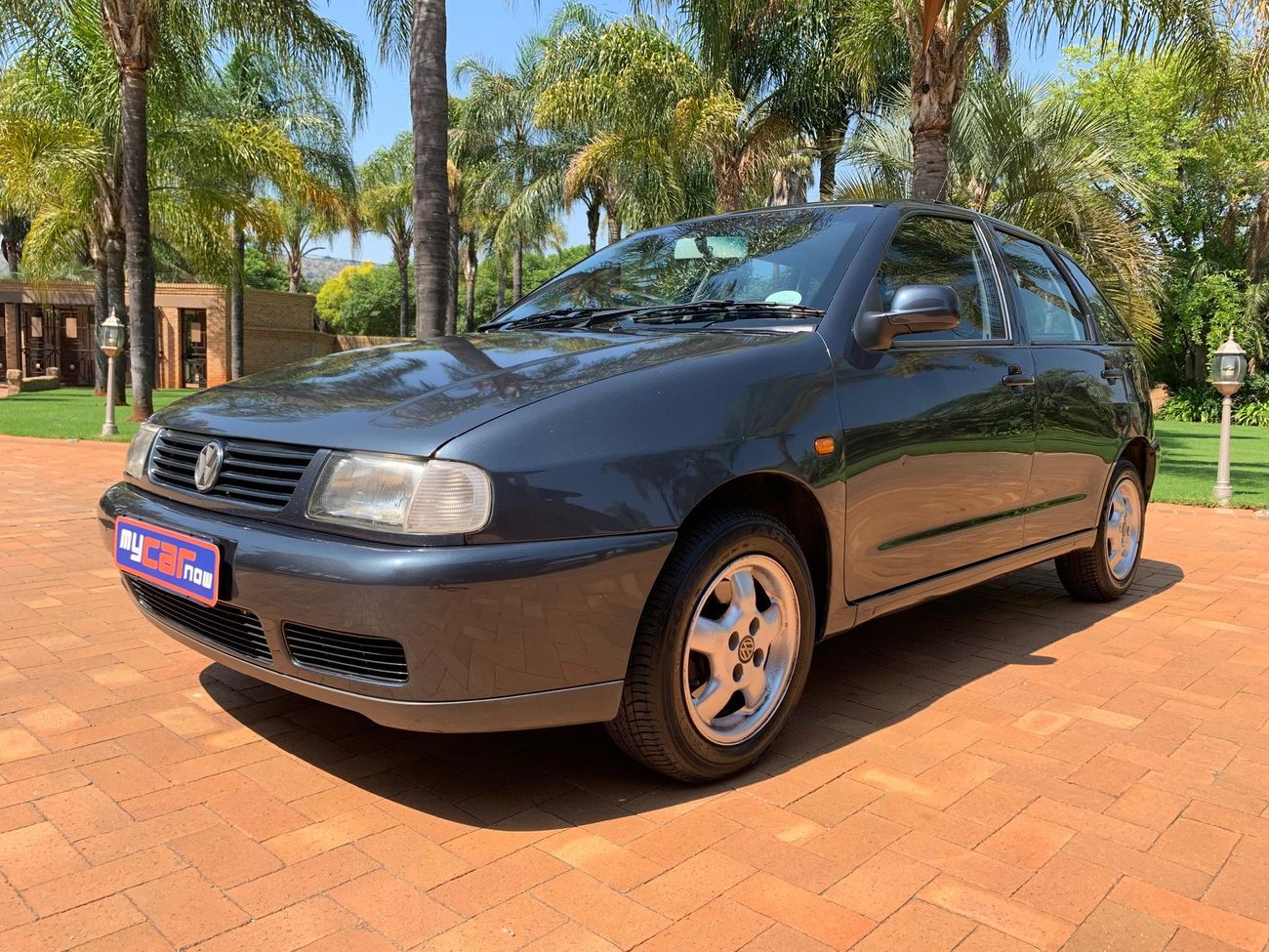 Used Volkswagen Polo Play 1.8 for sale 