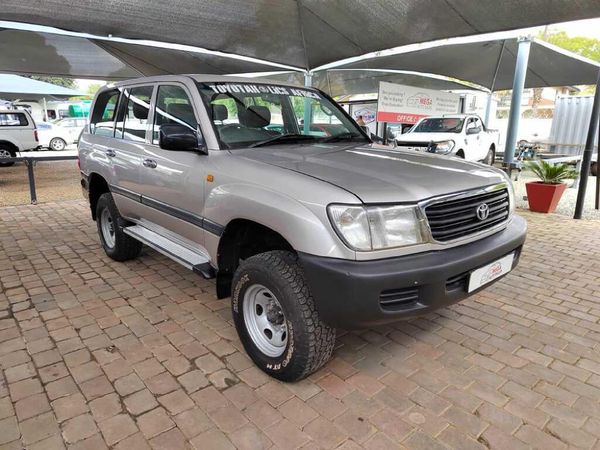 Used Toyota Land Cruiser 100 4.5 GX for sale in Gauteng - Cars.co.za ...