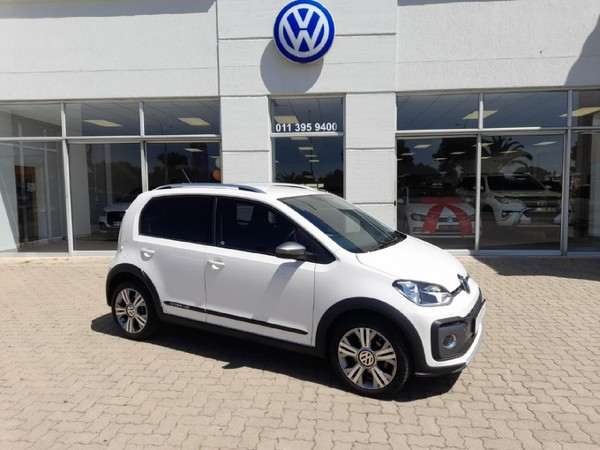  ¡Volkswagen Up Cross Up de segunda mano!  .  -dr en venta en Gauteng