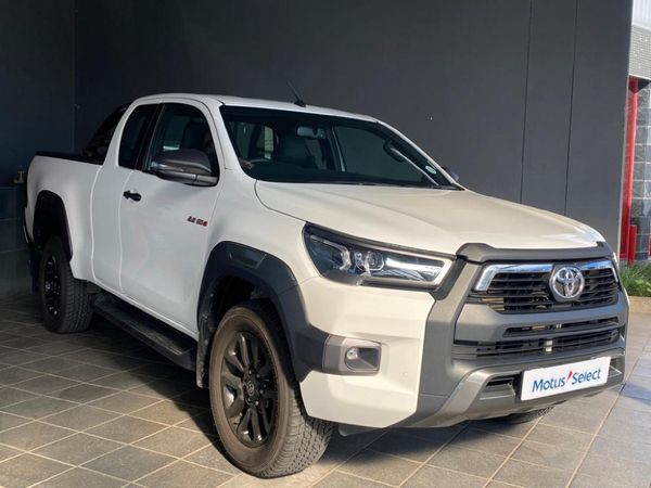 Used Toyota Hilux 2.8 GD-6 Raised Body Legend 4x4 Auto Extended Cab for ...