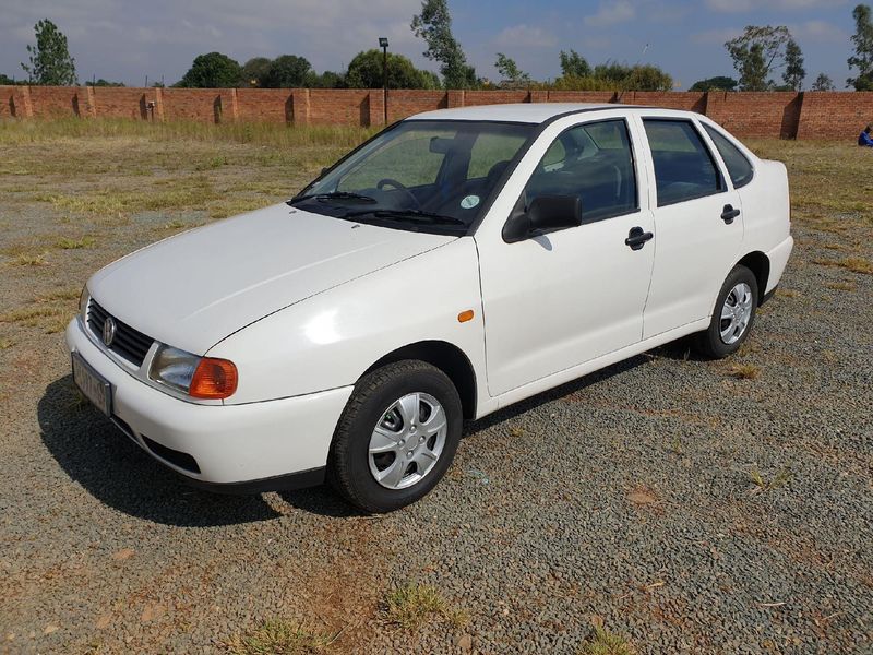 Used Volkswagen Polo Classic 1.6 for sale in Gauteng Cars .za