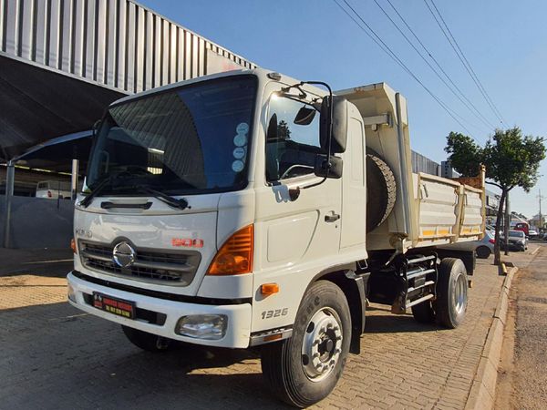 Used Hino 500 1326 (AU5) TIP C/C for sale in Gauteng - Cars.co.za (ID ...