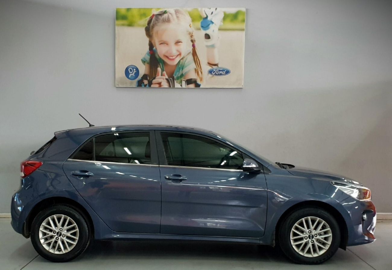Car listing image