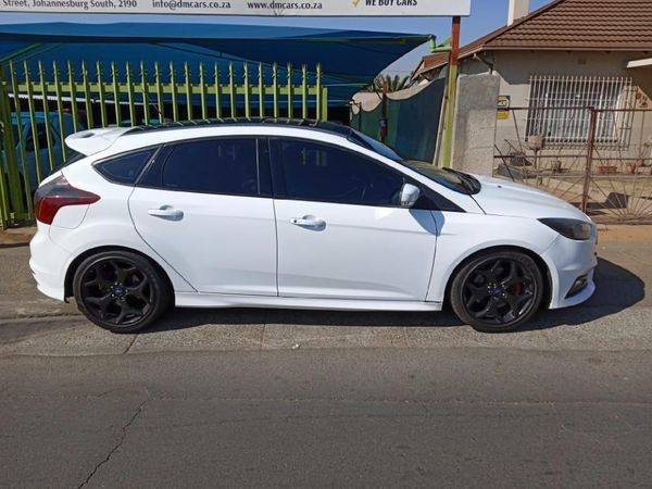 Used Ford Focus 2.0 EcoBoost ST3 for sale in Gauteng - Cars.co.za (ID ...