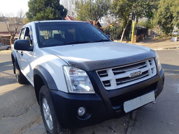 Used Isuzu KB 250 D-Teq LE 4x4 Double-Cab for sale in Gauteng - Cars.co ...