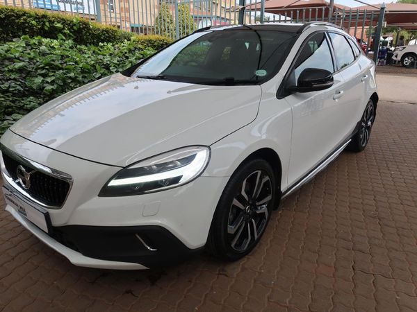 Used Volvo V40 CC D3 Momentum Auto for sale in Gauteng - Cars.co.za (ID ...